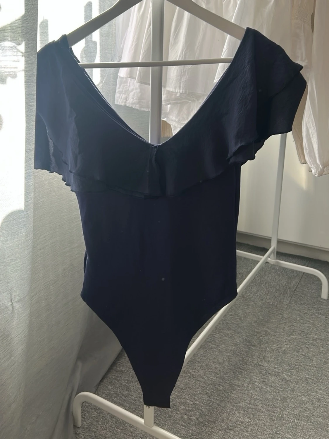 mörkblå body