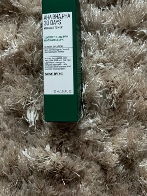 Some By Mi AHA BHA PHA 30 Days Toner - AHA BHA PHA 30 Days Miracle Toner från Some By Mi är en toner med tea tree-extrakt och niacinamid. 