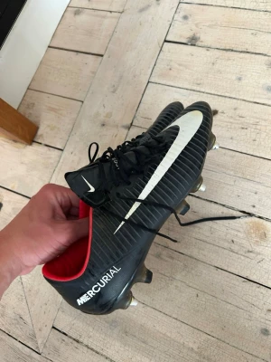 Nike Mercurial svarta fotbollsskor - Nike skor 