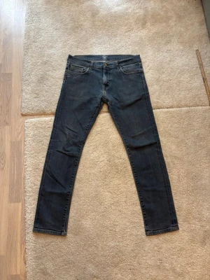 Vintage Carhartt Jeans - Carhatt Skaterjeans bluegrey colour. Size 33, measurments on pictures. Bought at a market in New York, good condition. 