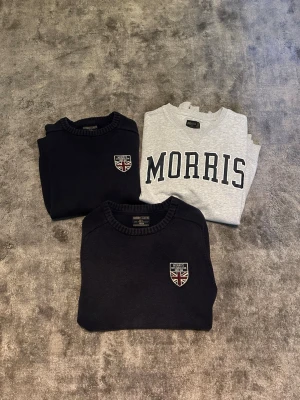 Morris bulk - 👕Plagg : Tröja                                                                                  👕 Märke : Morris                                                                              📏Storlek : S,M,L                                                                                   ✨Skick : Vädligt bra                                                          🧍‍♂️Modellen är 180cm.     : Perfekt för dig som kanske vill resella eller få tag på 3 stycken snygga Morris tröjor.