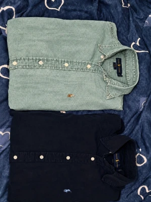 Ralph Lauren Skjortor - Säljer mina 2 Ralph Lauren Skjortor för 200kr styck eller båda 2 för 300kr, pris kan diskuteras, båda skjortorna är använda väldigt få gånger och är i väldigt bra skick