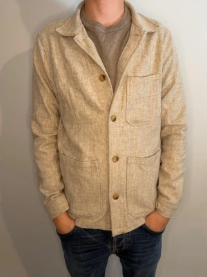 Overshirt  - Tja säljer nu denna overshirt!