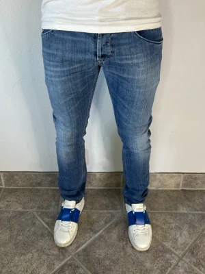 Dondup George Jeans - CONDITION — 9/10 Excellent condition.  Light signs of wear.     SIZE — 30 Model is 170 cm, 67kg  MEASUREMENTS (CM) (Please refer to the last photo for measurement guide)  A — 37 cm  B — 98 cm  C — 16 cm