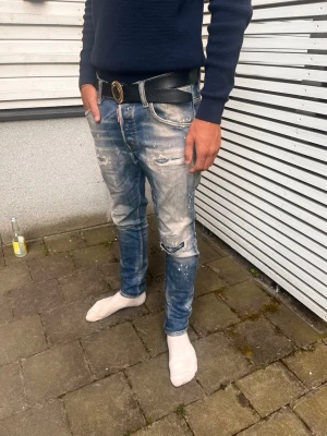  Två par Dsq2 jeans - Två par sköna jeans 
