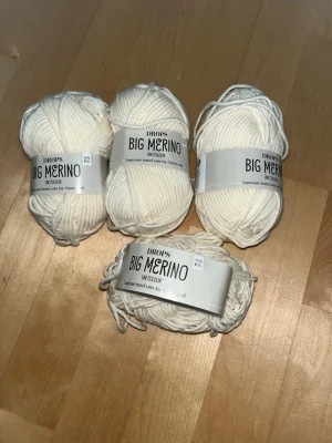 Drops Big Merino - Dropsin Big merino lankaa. Valkoinen 01. Kolme täyttä kerää ja yksi vajaa. 100% villaa. Eläintalous MMM Katsothan myös muut ilmoitukseni Tarjoa 