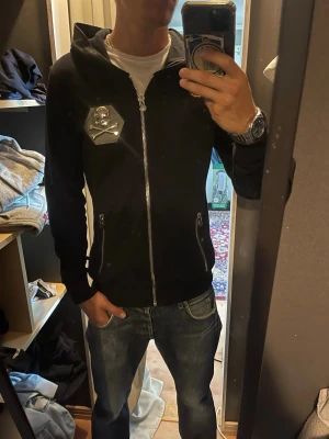 Philipp Plein Zip  - Sjukt snygg PP tröja jag är 186cm .