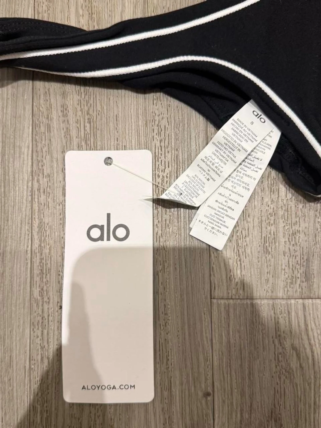 Svart träningsset från Alo Yoga - 3