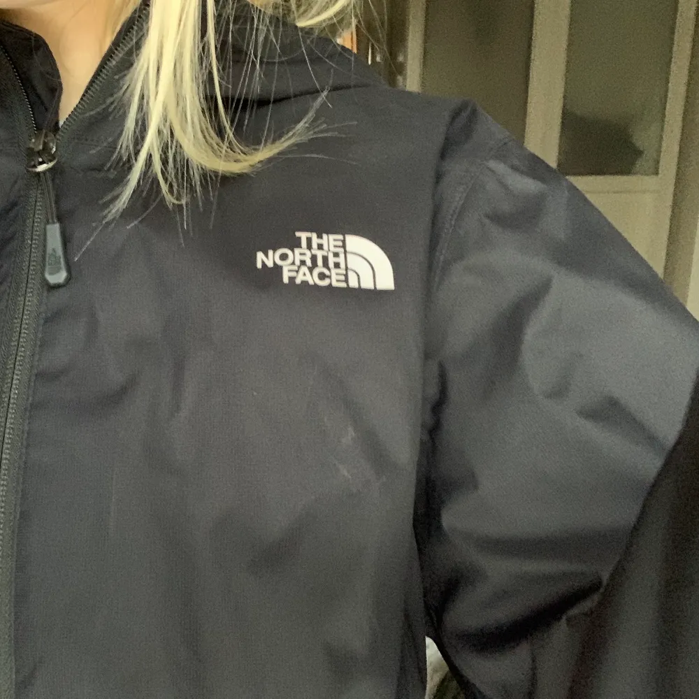 North face W quest jacka, i jättebra skick utan defekter😇 Används inte längre! Köptes för 1199. Jackor.