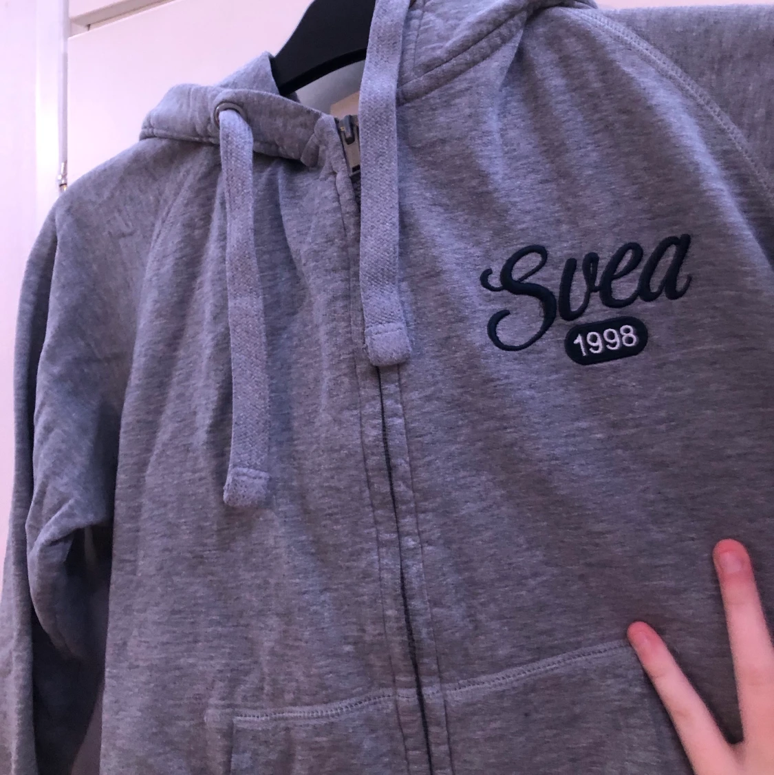 Svea grå tröja