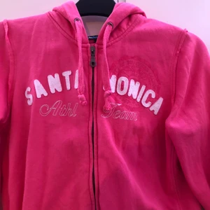 Rosa huvtröjor  - Snygg rosa huvtröjor med tryck i storlek M 🥰