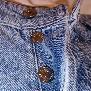 Jeans  - Ett par fina byxor som tyvvär inte passar mig. Om du vill veta mått skriv privat, pris kan diskuteras 