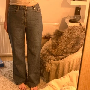 Wide jeans - Så snygga slutsålda ”wide high jeans” från hm i färgen ”denimblå”, kommer tyvärr inte till användning🤍