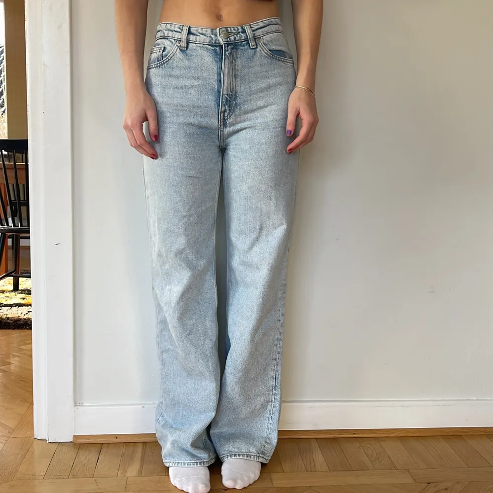 Raka jeans från monki, långa i benen, storlek 26. Jeans & Byxor.