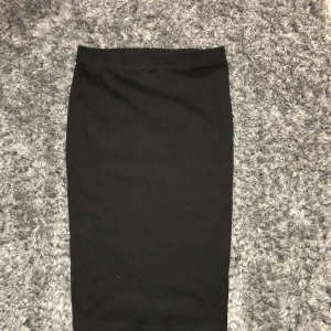 Kjol - Svart tight kjol från shein, aldrig använt 