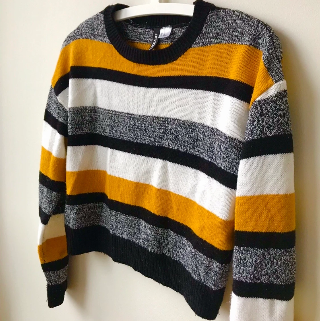 Randig stickad tröja, storlek XS - 90