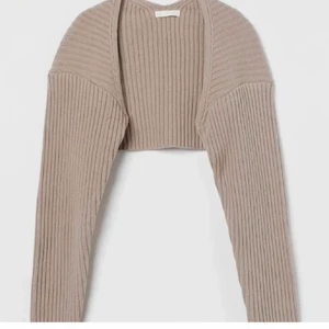 H&M bolero  - Säljer nu denna bolero från H&m!! Storlek S 💗💗💗