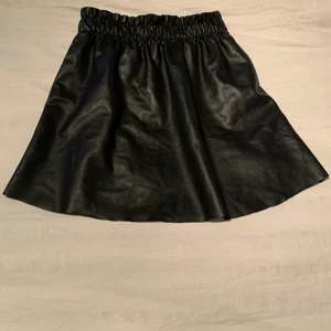 Kjol - En jättefin skin kjol!!!🥰🥰🥰🥰