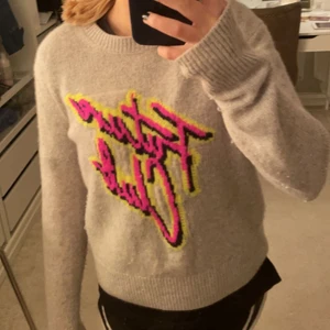 From future tröja - Säljer nu denna superfina tröja ifrån from future i cashmere❤️❤️