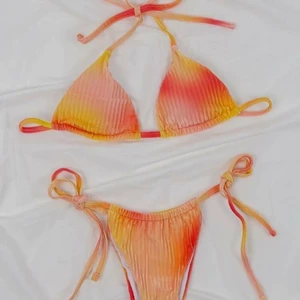 Bikini - Säljer tyvärr denna nyinköpta ursnygga bikini då den var för liten för mig. Enbart testat överdelen, hygienlappen kvar i underdelen.💓 Lånade bilder från hemsidan 