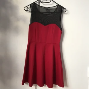 Forever 21. Klänning storlek S - Använd en gång. Fint skick. Storlek S.