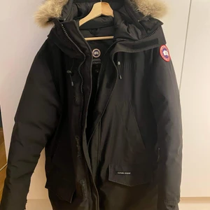 Canada goose jacka - Storlek L och 9/10 condition .