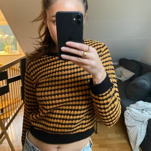 Tröja ZARA - Stickad tröja från zara. Använd en gång