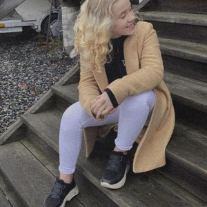 Vita jeans - Skriv vid mer info