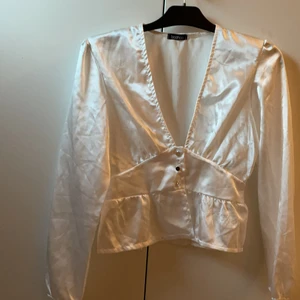 Ursnygg fest topp  - En blus från Boohoo aldrif använd pga fel storlek 