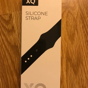 Apple Watch armband  - Ett armband till Apple Watch. Säljer då jag köpte fel storlek  Endast öppnad   KÖPAREN STÅR FÖR FRAKT! Totalt 124kr med frakt