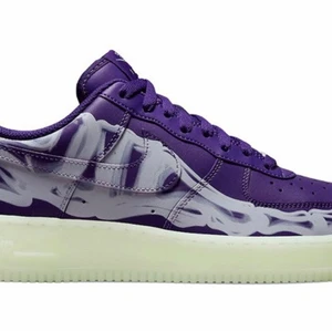 Air force skeleton (2021)  - Har ett par i storlek 43, Instagram för snabbare svar @erik21emanuel, pris diskuteras i dm, kan både frakta och mötas upp (Helsingborg)