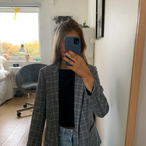 Kavaj  - En rutig kavaj från H&M! Skitsnygg till det mesta! 