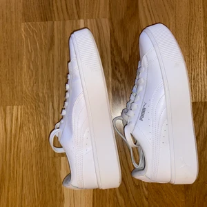 Puma sneakers  - Storlek 38, nästan aldrig använda. Betalning sker via Swish 