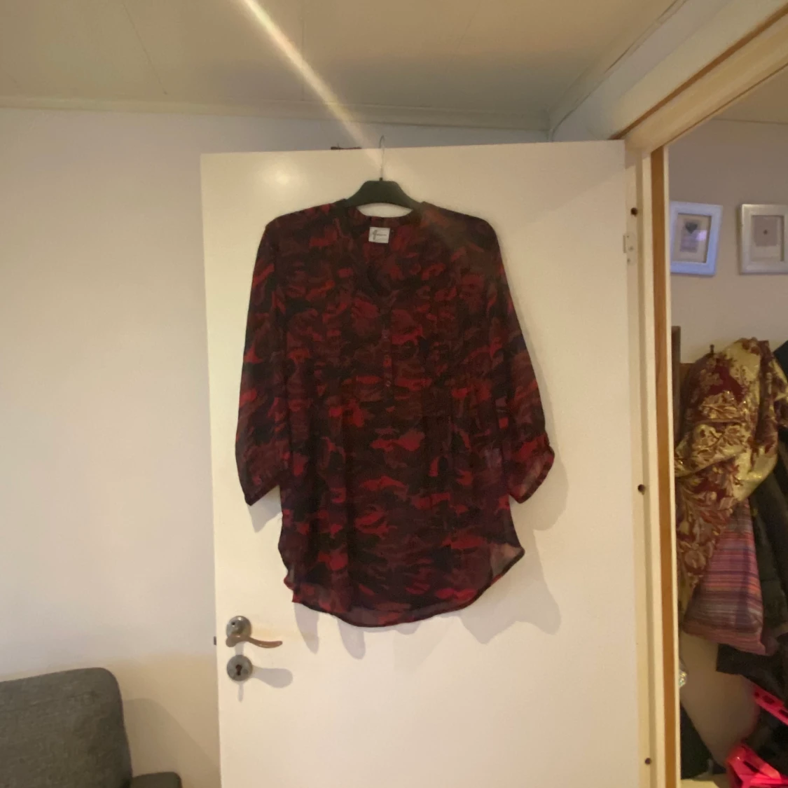 Trendig kamouflagetunika . Storlek 46 - 90