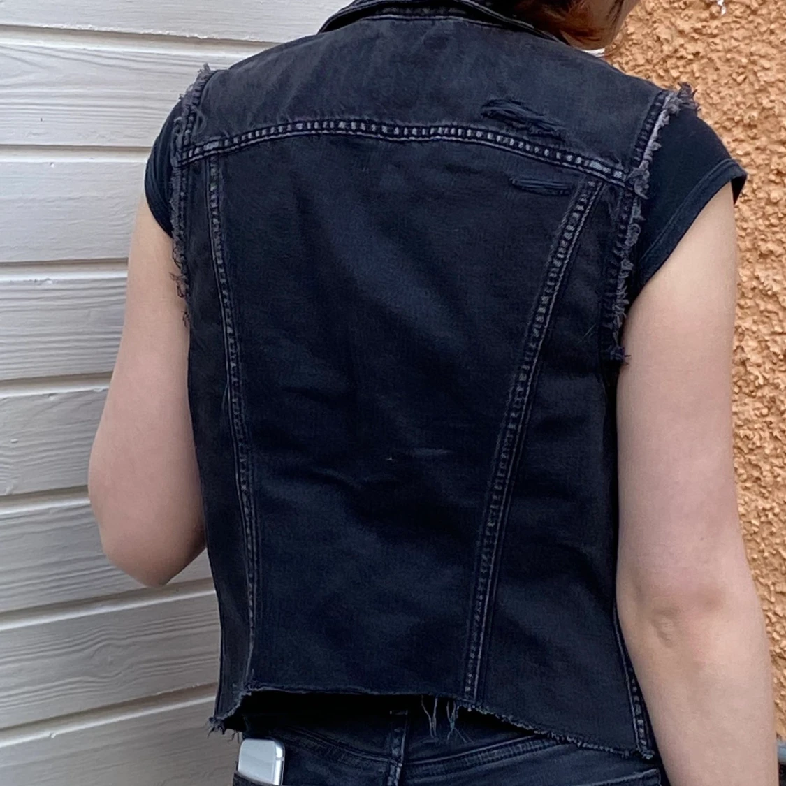 Svart jeansväst  - 91