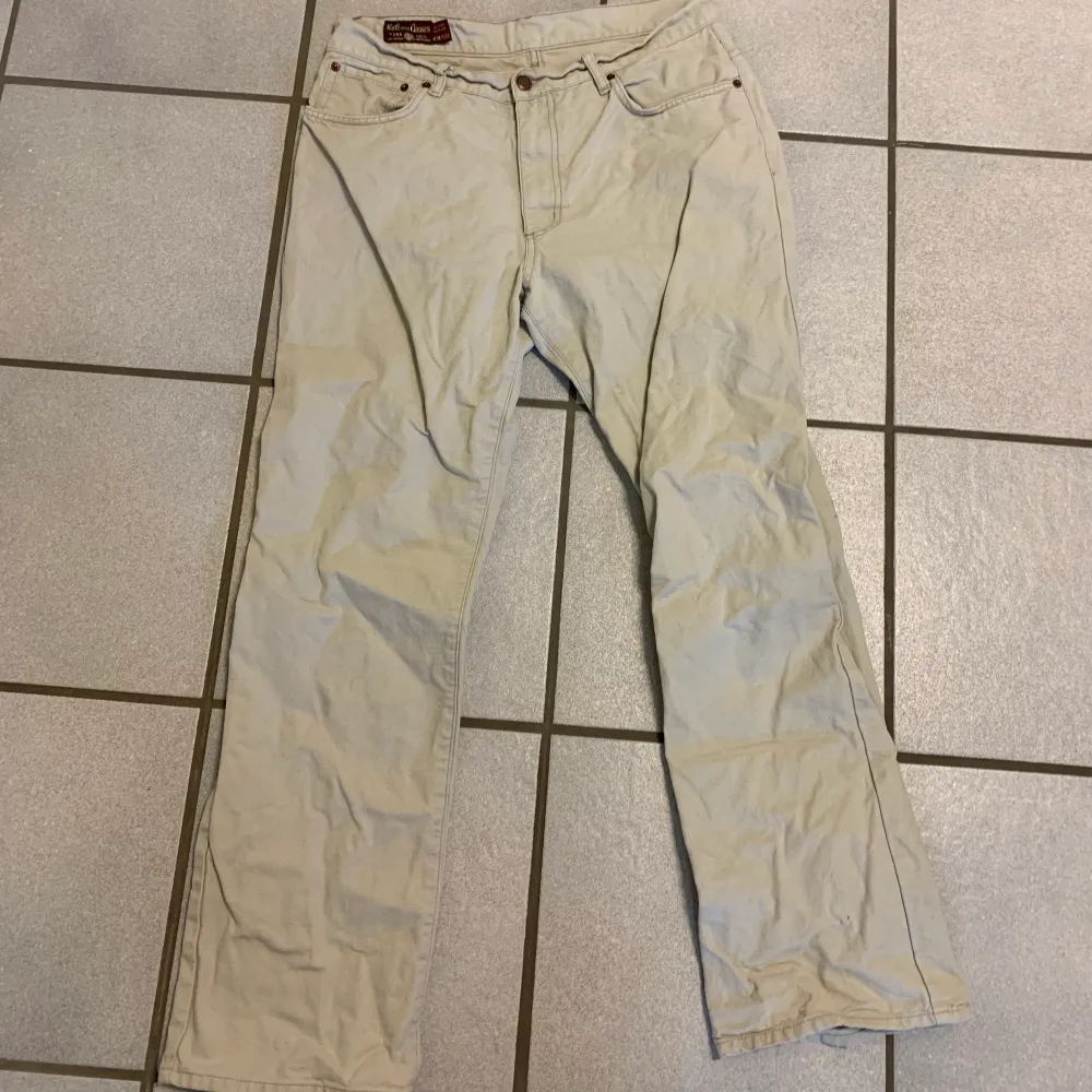 As Clean Marlboro jeans som min pappa köpte på 80/90 talet! Knappt använda och finns i brunt och grått också. Jeans & Byxor.
