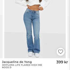 Helt oanvända jeans endast testade, säljer pga att dom va lite för korta , jag är 165cm. Köparen står för frakt