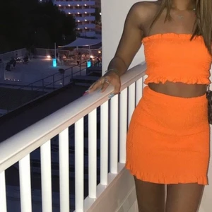 Topp och kjol - Orange set. Storlek XS/S.