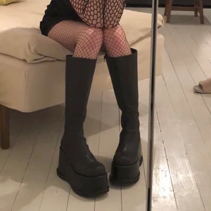 UNIF smokeboots - UNIF stövlar som inte kommer till användning tyvärr❤️mycket bra skick 