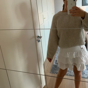 Volangkjol - Supergullig vit volangkjol💞💞