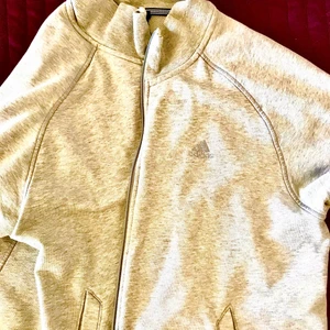 Grå adidastjocktröja med dragkedja - Jätteskön adidastjocktröja med dragkedja