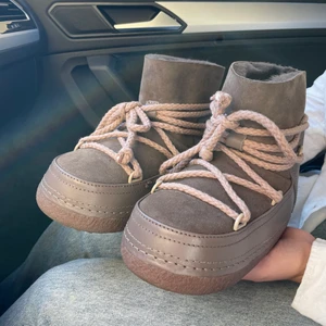 Inuikii boots Classic bruna - Använda 2 ggr endast pga för små. Därför som nya. Nypris 3 000 kr.