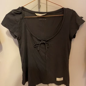 Odd Molly t-shirt - Superfin topp från Odd Molly, knappt använd så jättebra skick. Storlek 0 (XS). Kolla gärna in mina andra annonser också💕