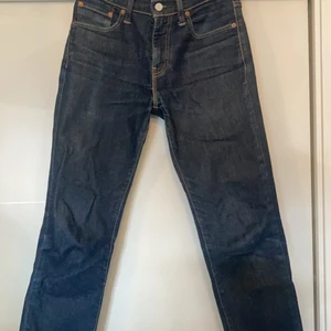 Levis Jeans 511 - Traditonella Levisjeans Denim. Traditionell mörkblå jeansfärg som alltid går hem. Storlek 30 x 30
