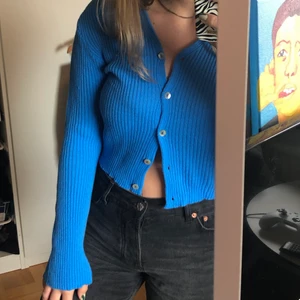 Kofta - Fin topp från bohoo!🌸 denna topp har aldrig kommit till användning eftersom den inte var min typ av färg.💕