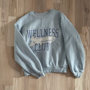 Sweatshirt, Gina Tricot - Storlek XXS (oversized) så passar S