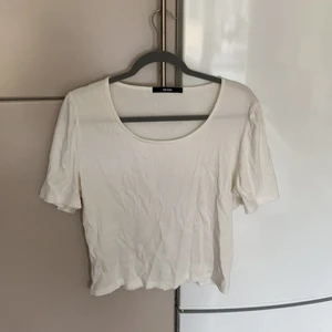 Benvit tröja från Bik Bok, stl L - Benvit tröja från Bik Bok i stl L