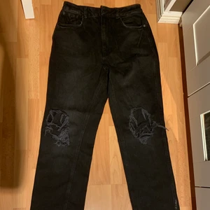 nakd jeans - supersnygga nakd jeans storlek 40 men passar 38 också! nypris 500 säljer för 200kr