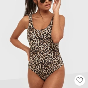 helt ny bikini - helt ny bikini köpt från nellys hemsida men något annat märke, Stolek 38🥰 aldrig använd! köpt för 350