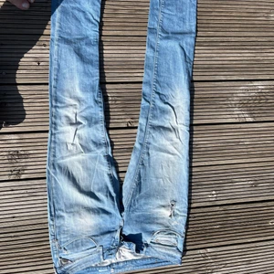 Skinny Replay jeans  - Low wast Skinny stretching Replay jeans, love to wear this jeans with a oversized sweater! Ps köparen står för frakt.